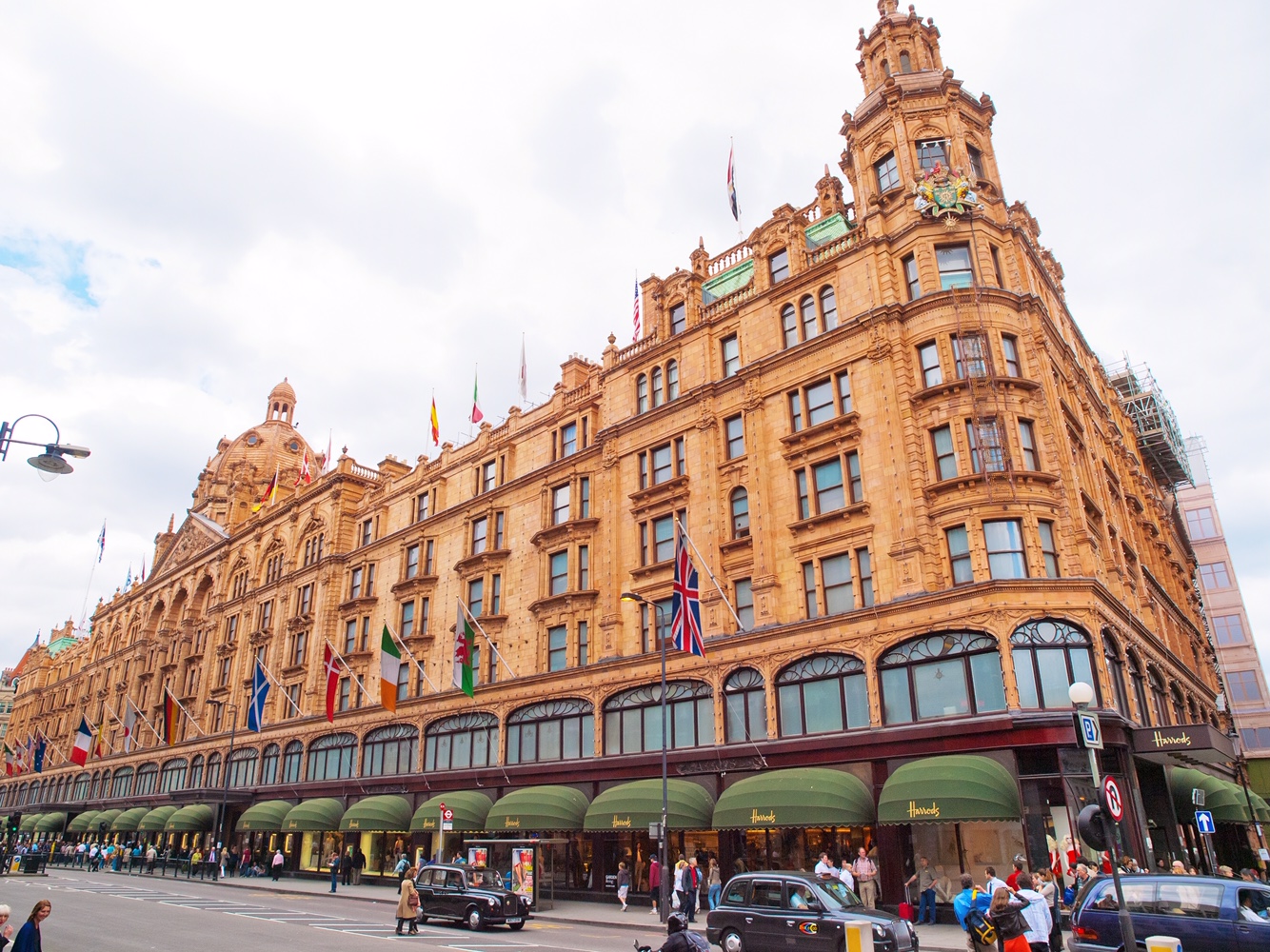 harrods retail store knightsbridge